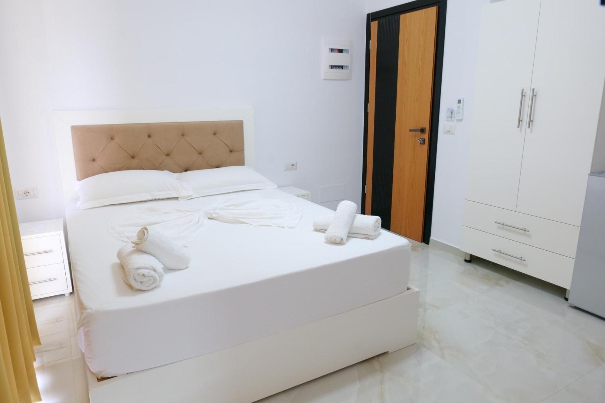 Hotel Zeka Ksamil Exterior photo