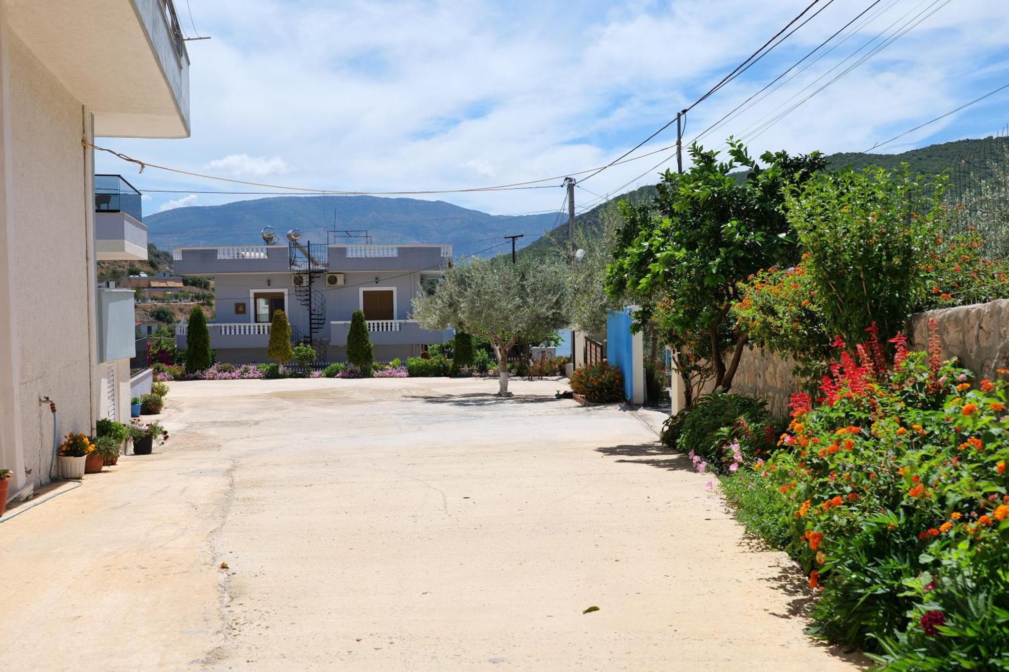Hotel Zeka Ksamil Exterior photo